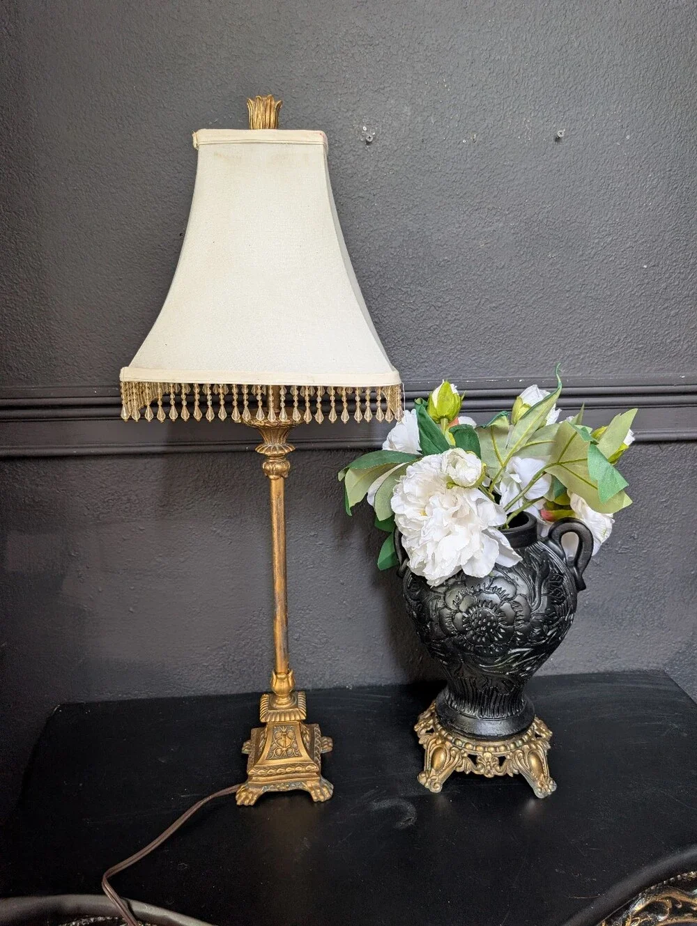 Vintage Hollywood Regency Neoclassical Gold Gilt Table Lamp Paw Foot Base 29”